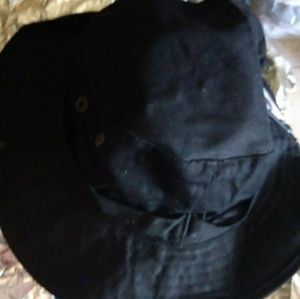 SAFARI BUCKET HAT